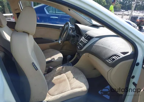 2012 Hyundai Accent Gls/Gs z USA, uszkodzony, nr VIN KMHCT4AE8CU054032